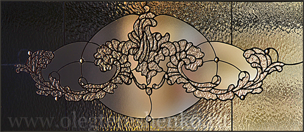 Витражная вставка в дверь «Орнамент барокко» Монохромный витраж в технике Тиффани